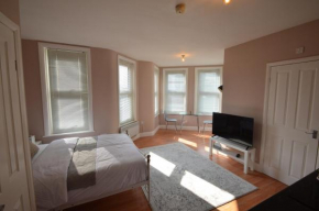 Studio in the heart of Walthamstow Village, London